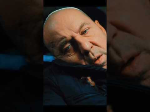 Я ЕГО ПОТРЕПАЛ МАЛЕНЬКО, ЕМУ ОДЕЖДУ СМЕНИТЬ НАДО#Shorts#Кино#film#фильм#serial#сериал#