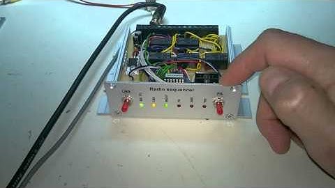 Sequencer for ham radio contest equipment with PICAXE-14M2