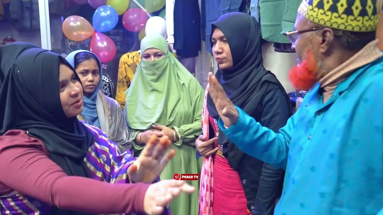 পোশাক দেখেই মানুষের বিচার করবেন না ! শিল্পপতি লুঙ্গি পরে কাপড়ের শোরুমে এসেই কঠিন বিপদে পড়লো !