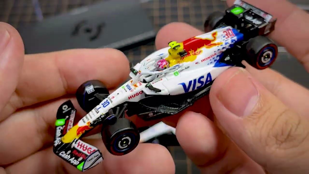 Spark 64 Racing Bulls VCARB 02 No.30 Visa Cash App Formula One