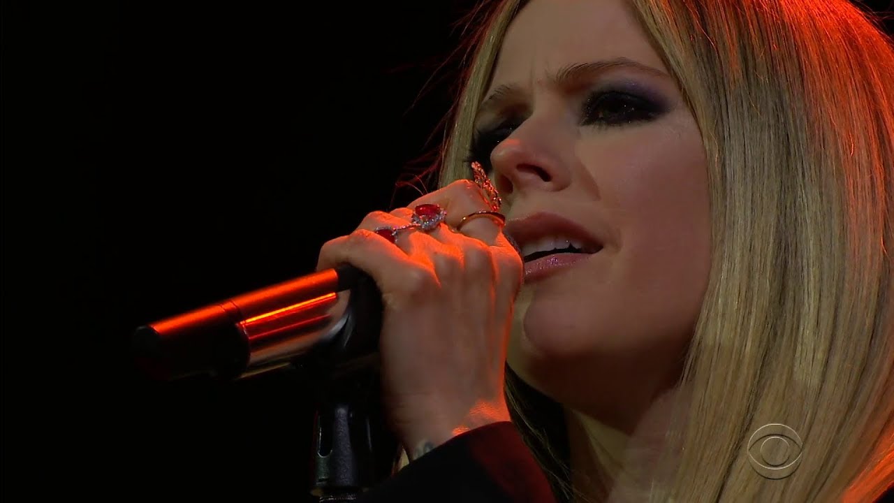 I Fell in Love with the Devil - Avril Lavigne (Live)