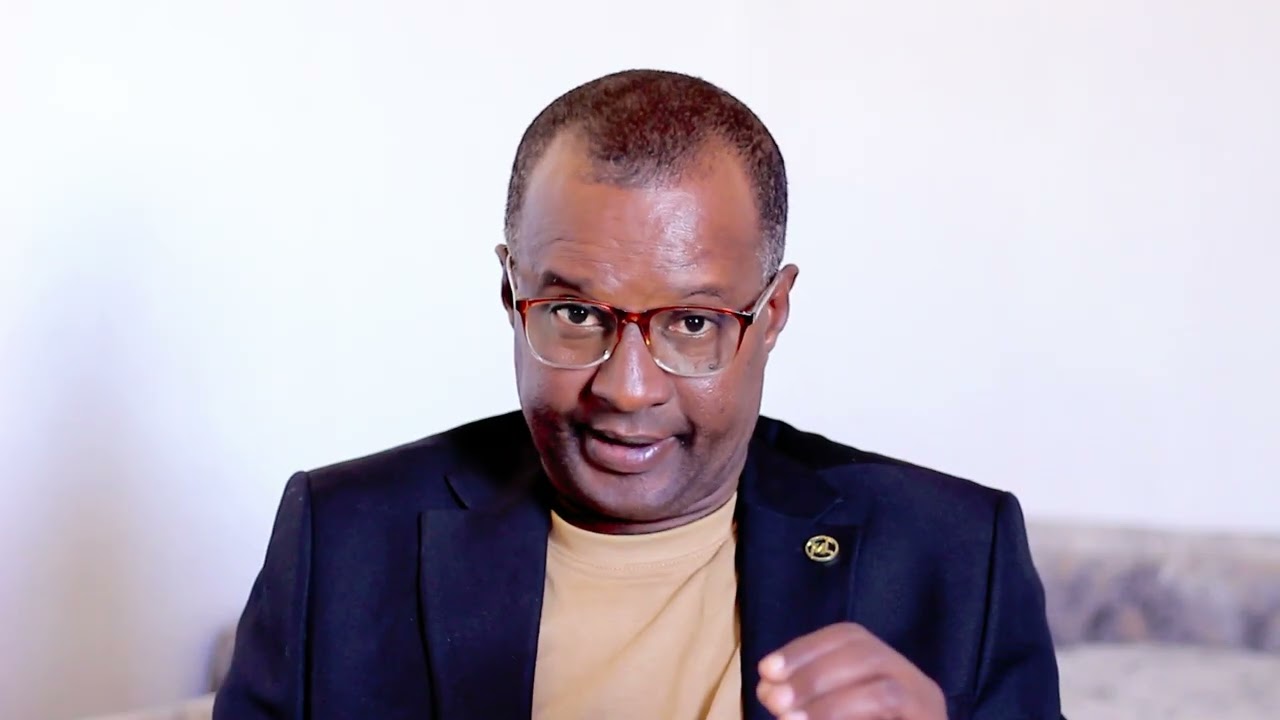 DADKU WAA WADA MAYD SOCDA.XABAALBAD ARKAYSA QOF KELIYI DUL TAAGAN XABAAL