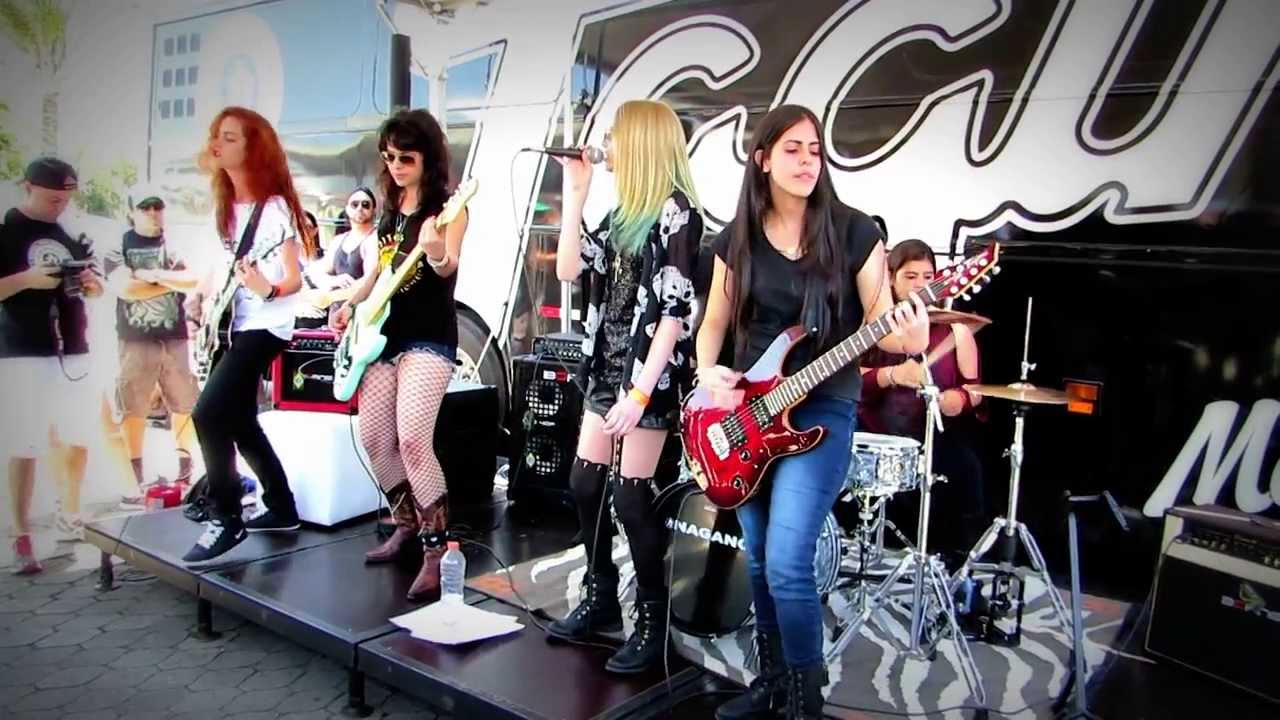 Backstage Queens - Sharp Dressed Man (ZZ Top Cover) | Monsters of Rock 2013