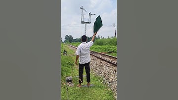 line clear signal #ytshorts #railtrack #railway #shorts #vairalshort #train #lineclear #signal