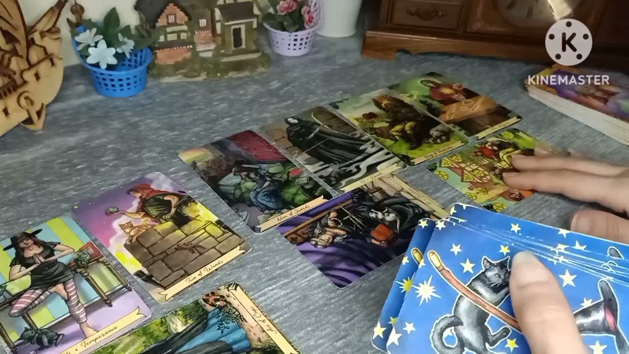 برج الجوززززززاء ⭐تعالي نشوف طاقه ومشاعر الشخص ال فبالك 😘 ضعيف و كبريائه كسره بيحن لحضنك وانت بتقوي