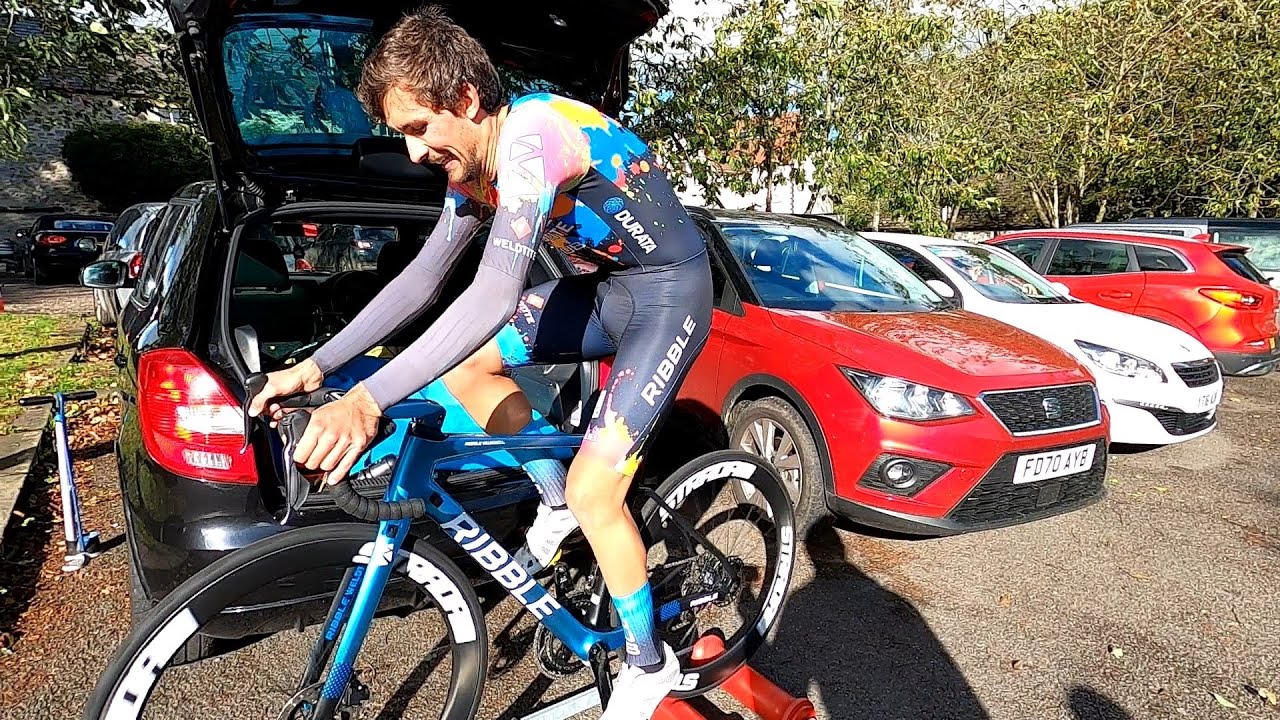 PROFESSIONAL CYCLISTS VS HILLCLIMBERS | Monsal Hillclimb 2021