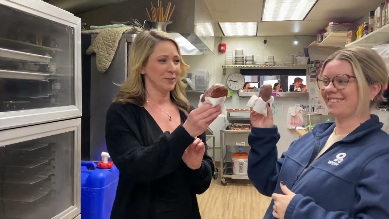 В пекарне Bailey Jayne's снова появились коктейли Cherry Bombs.