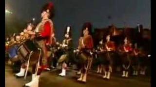 Edinburgh Military Tattoo(Comienzo de la Edinburgh Military Tattoo del año 1998., 2006-10-16T18:19:44.000Z)