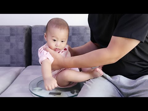 5个月宝宝体重老不长，多久不长算不正常？爸爸天天看着称干着急