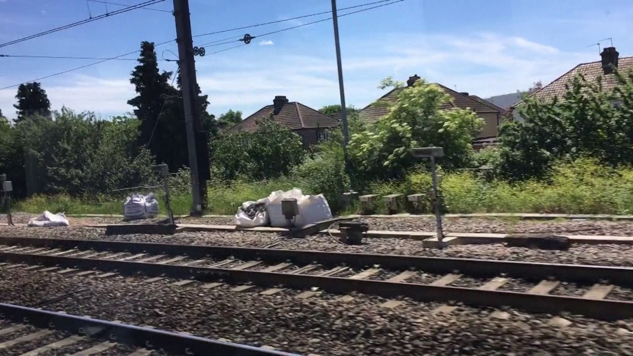 Riding Heathrow Express From LHR Terminal 2 & 3 to London Paddington