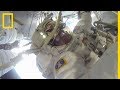 Une sortie extravhiculaire depuis la station spatiale internationale