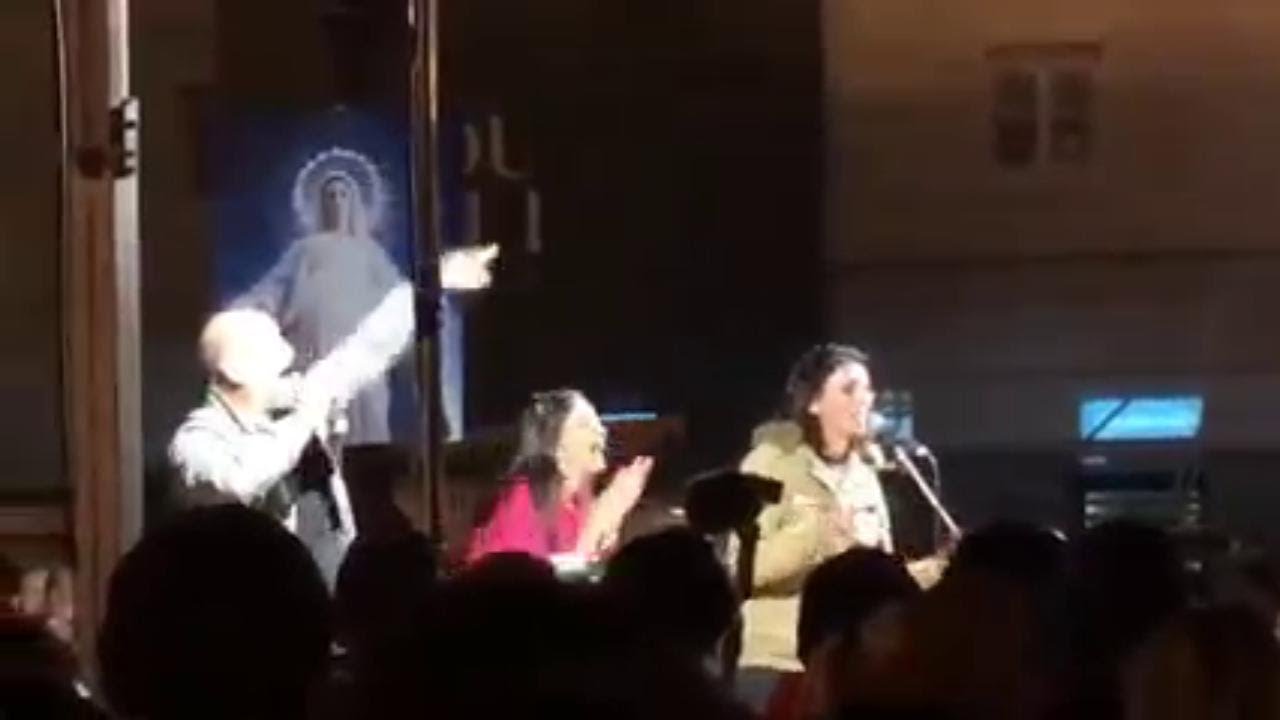 Trieste, canzone "No green pass" in piazza Unità