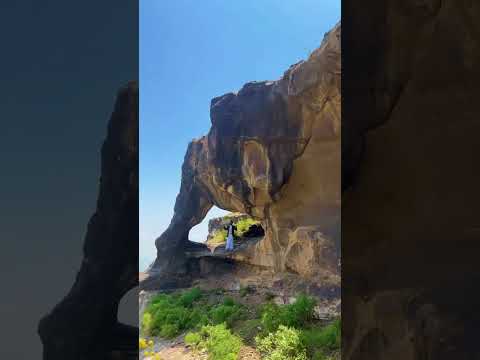 صخرة كبيرة على شكل رأس فيل