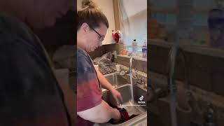 How to rinse out a tie dye shirt or item