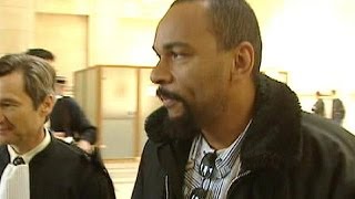 Ünlü Komedyen Icra Memuruna Saldırdı