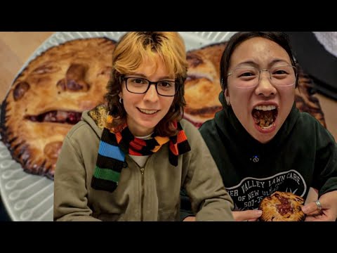 Girlfriends Bake Human Pie