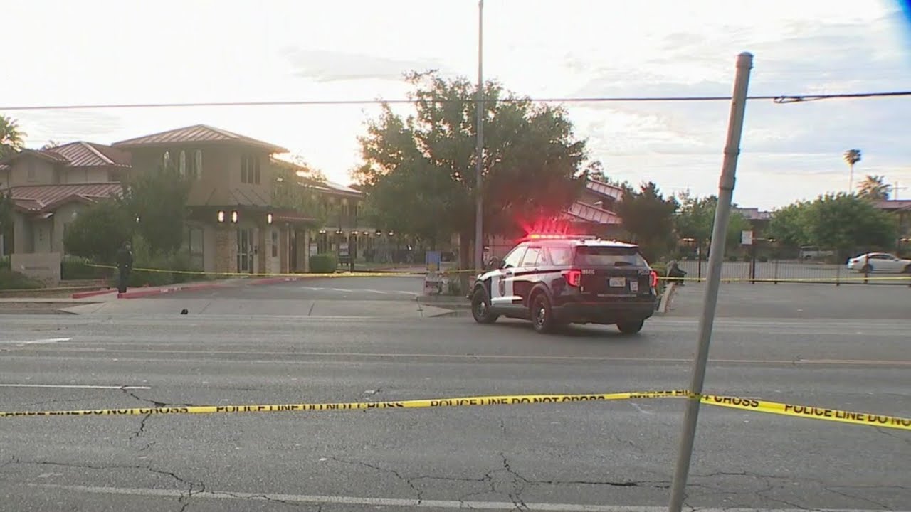 Deadly crash closes Stockton Boulevard in Sacramento - YouTube