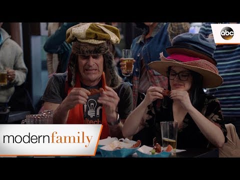 Phil and Alex Win Hot Wing Trivia – Modern Family