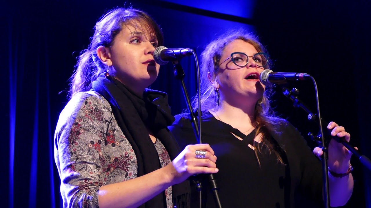 Loudéac (par les soeurs Udo) fest-noz Locoal-Mendon 11/05/2019