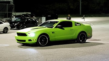 2012 Ford Mustang V6 vs 1968 Pontiac Firebird | 1/4 mile