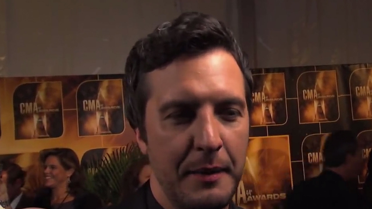 Luke Bryan Favorite Christmas Gift CMA Country Christmas 2010 CMA