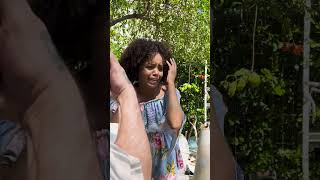 Essa Velho queria ajudar essa linda jovem deitada na rua 😱😳