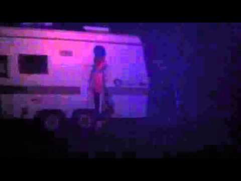 historia del voleibol Fight in backyard over quad