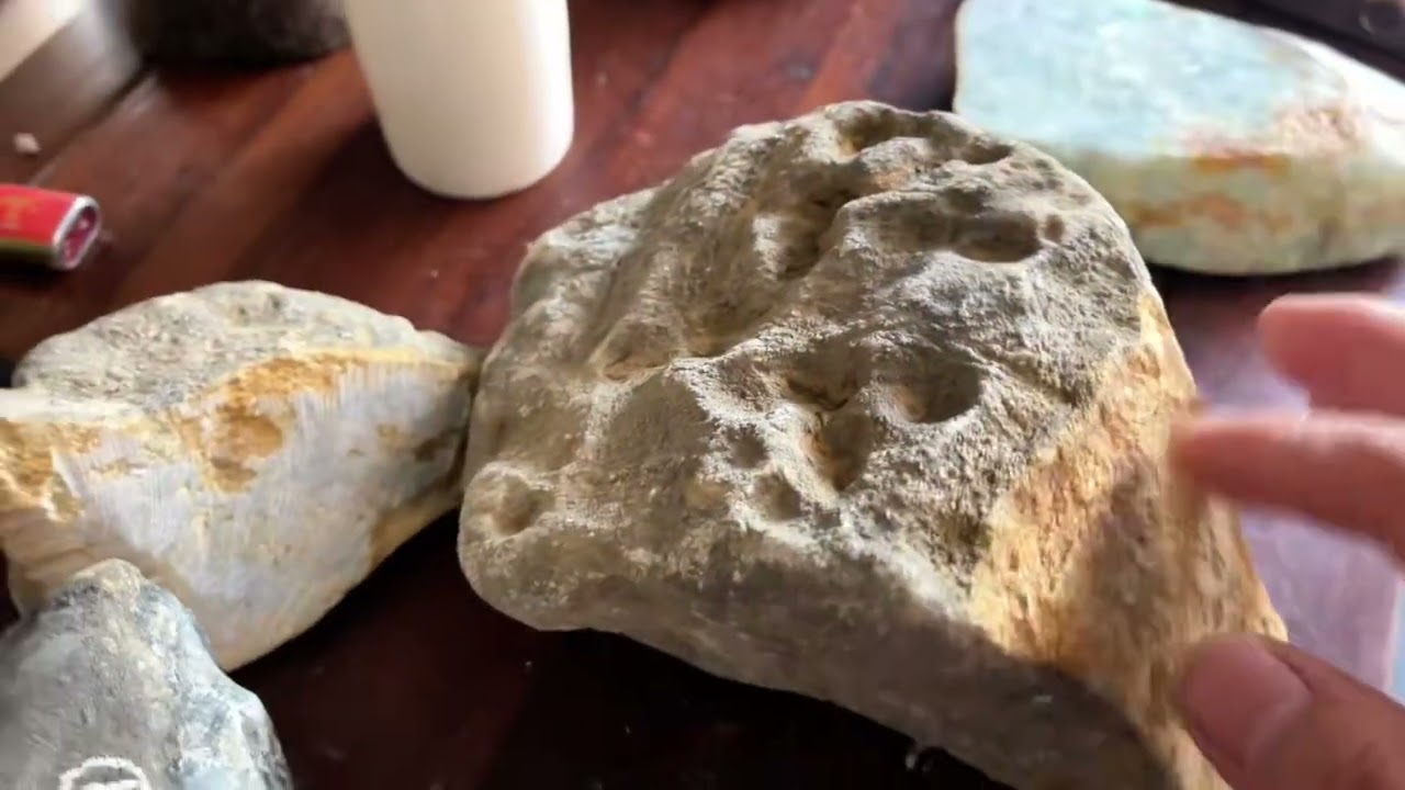 一块翡翠大色料，能否一刀穷一刀富呢#翡翠