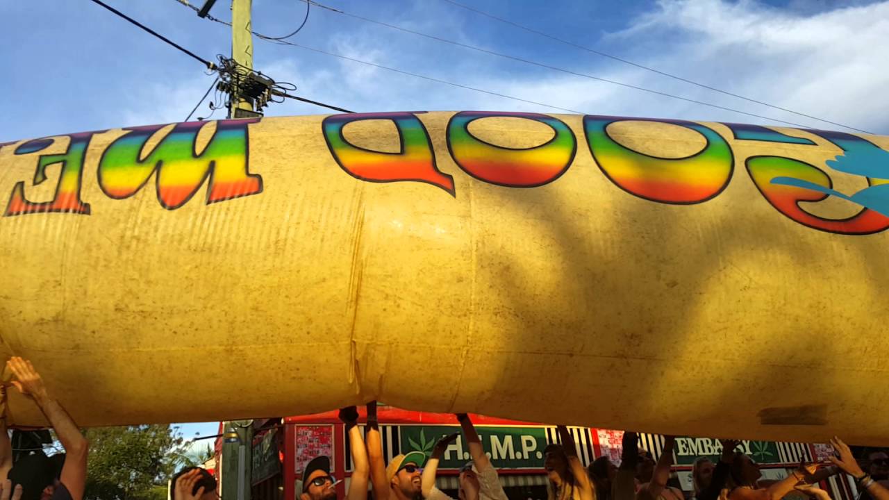 Nimbin Mardigrass 2016 Rolling of the Ceremonial Joint