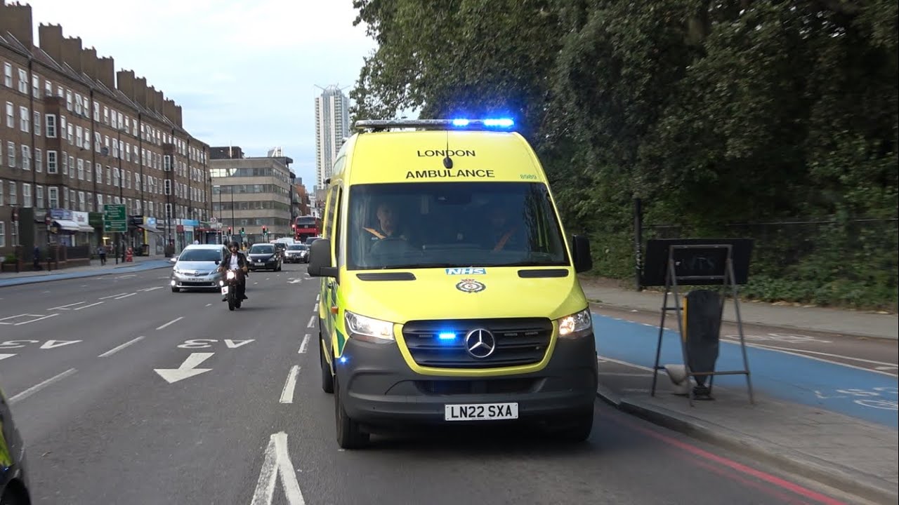 LAS (London Ambulance Service) Driver Training unit caught in Oval