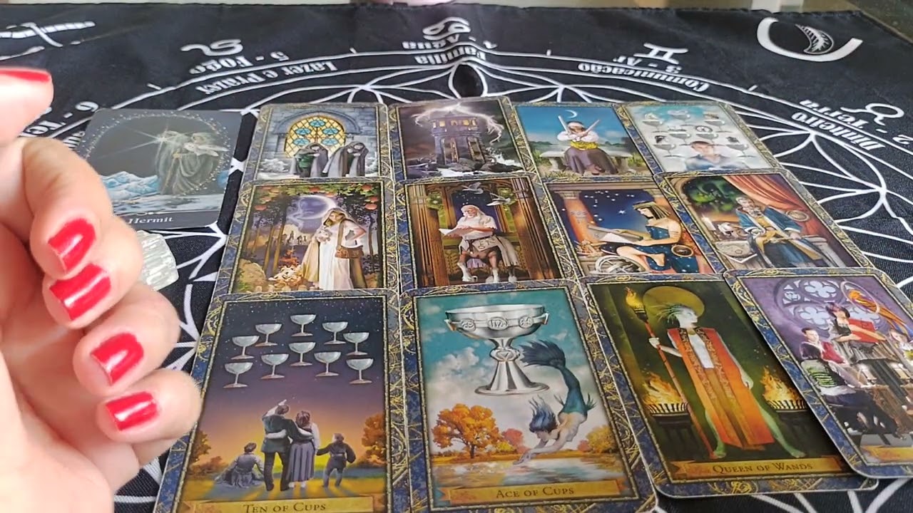 O que sua pessoa amada esconde de você e o que ela pretende fazer #tarot #consultatarologa #cigana 