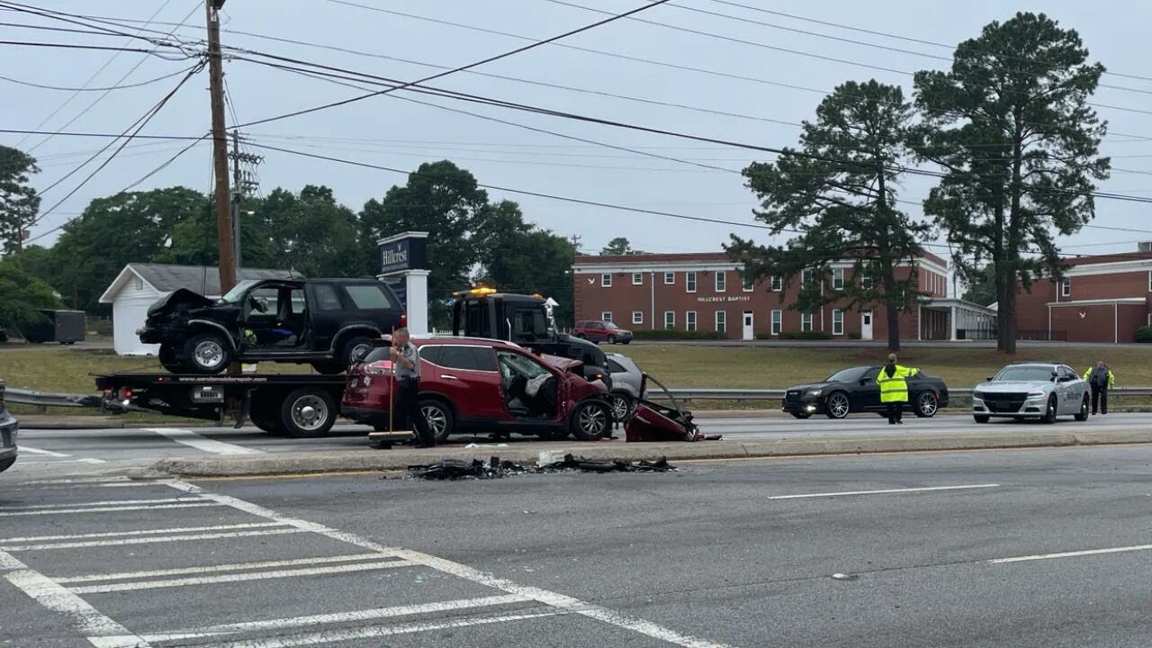 Crash on Deans Bridge Road leaves 1 person dead - YouTube