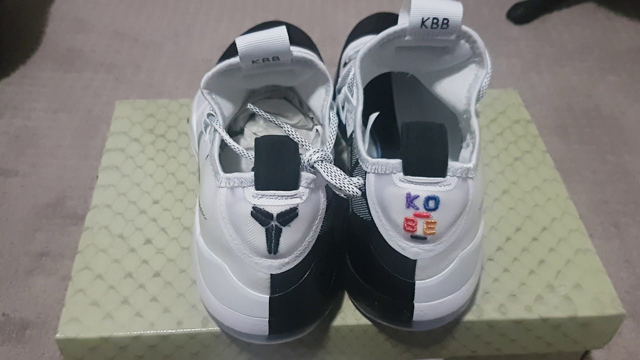 kobe ad black toe