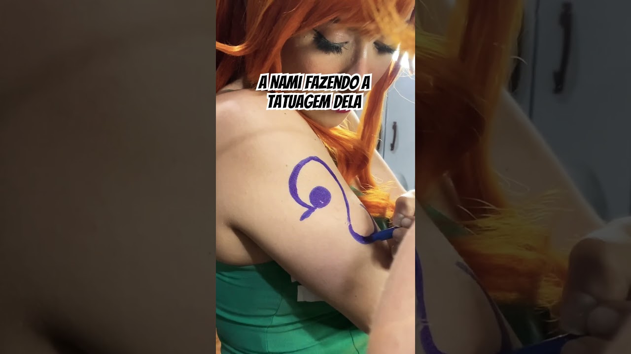 Nami fazendo sua própria tatuagem - Cosplay da Nami #onepiece #onepiececosplay