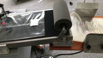 SMART AUTO SEPARATION flat labeling machine for plastic bag. case,box ,tag