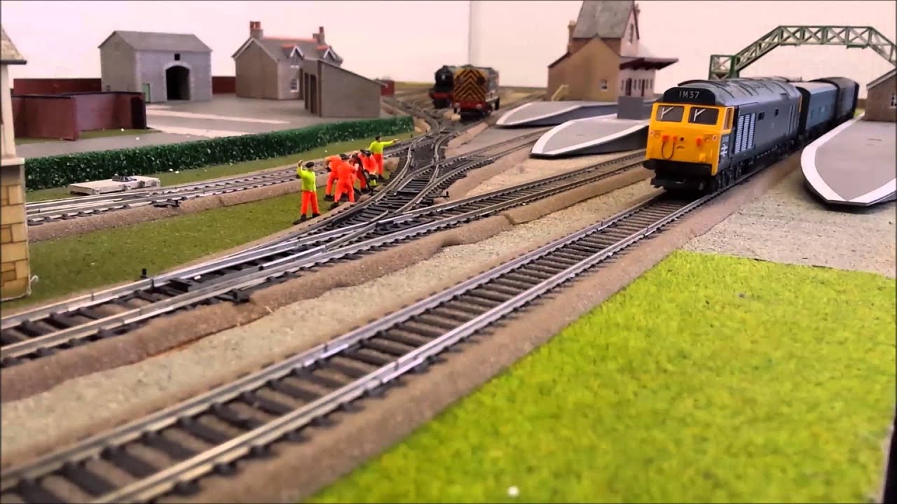 LIMA 205009A3 BR Class 50 Diesel Locomotive in BR Blue small logo No  D400 L44249