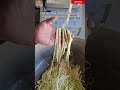 The automatic noodle scraper can quickly scrape a piece of dough into noodles