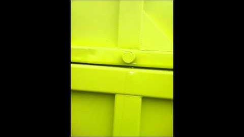 Synth strings (korg wavestation) solo guitar gibson