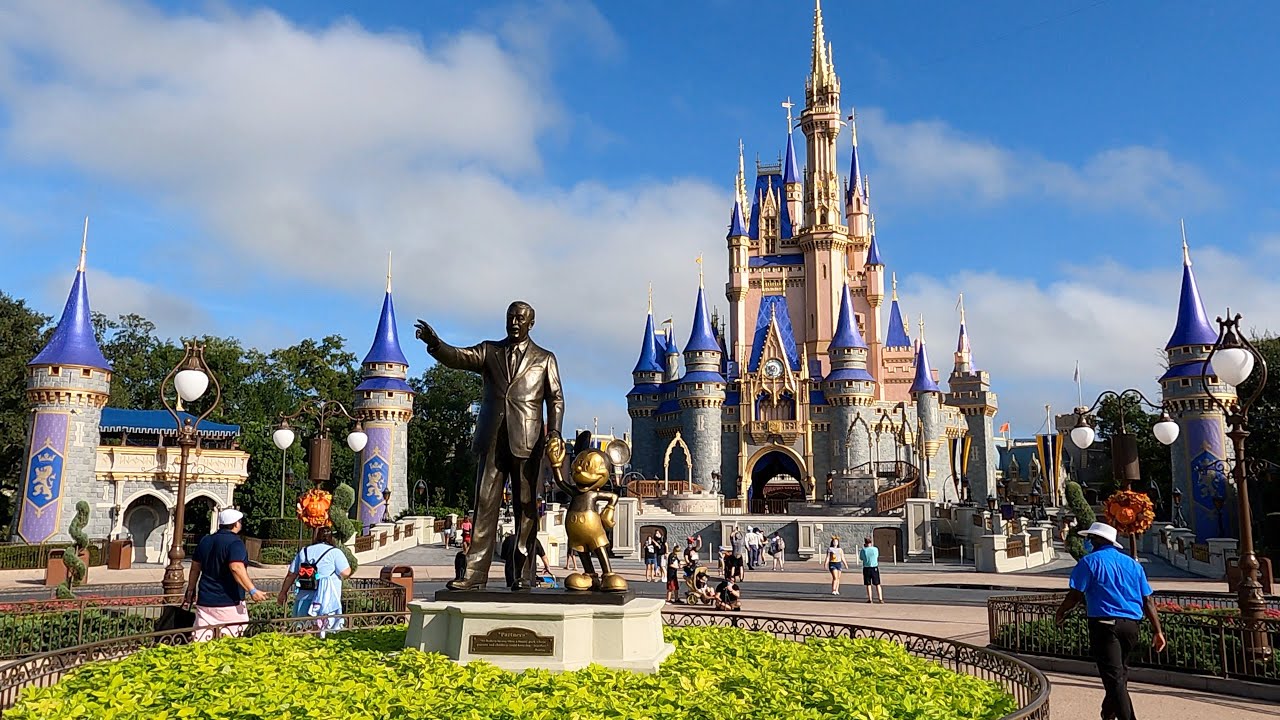 Quick Walking Tour Around the Magic Kingdom in 4K | Walt Disney World ...