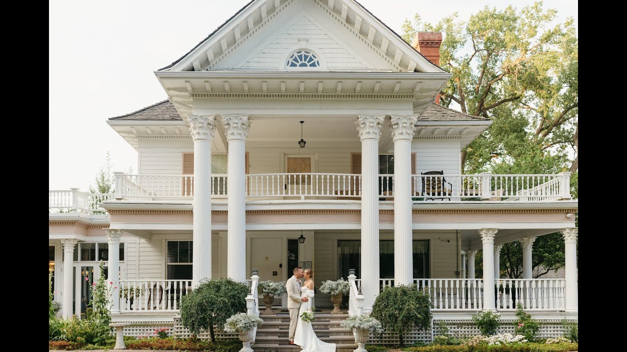 The Norland Historic Estate Wedding in Lethbridge | Naomi & Peter