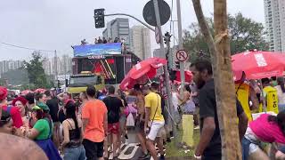 Bloco beleza rara - guitarra elétrica no carnaval 2023 São Paulo