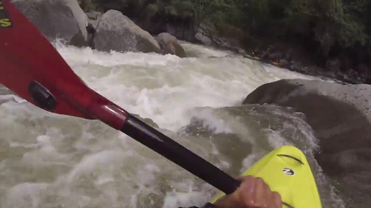 Kayaking Ecuador, Papallacta creek near Baeza sweet class V backyard creeking, kayak ecuador rivers