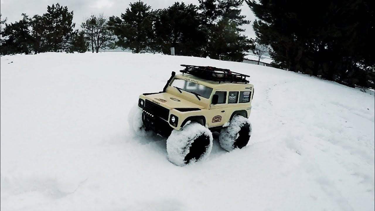 Wltoys 12402a Defender snow adventure