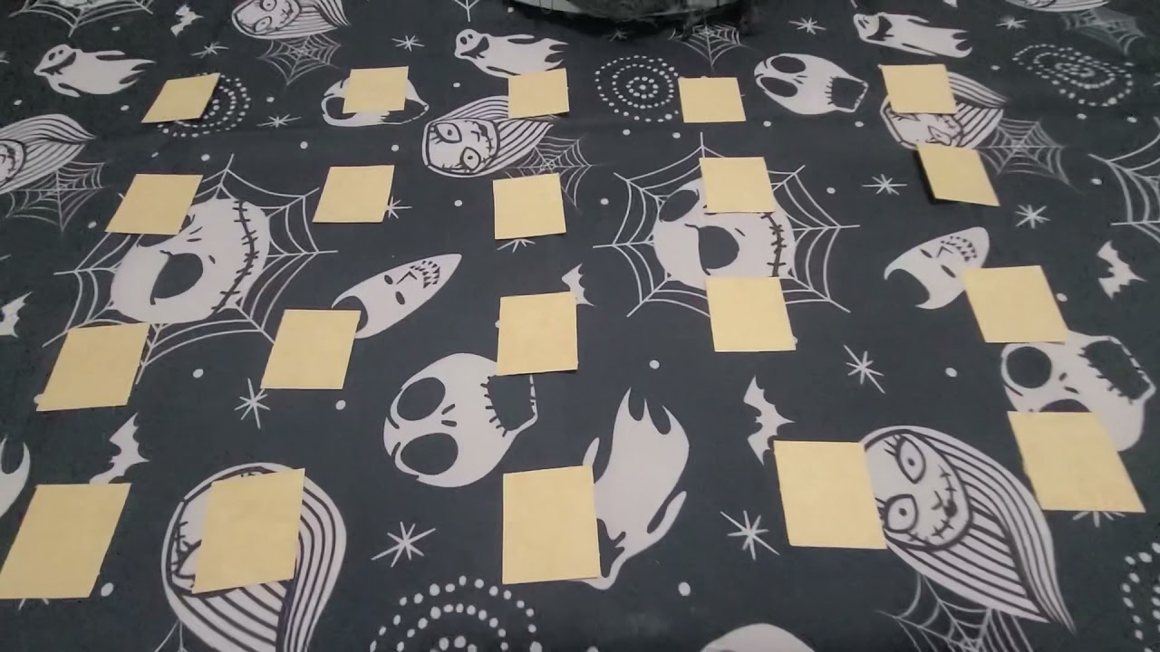 PLAYING MINION MEMORY CARDS