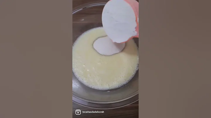 Bolo simples de baunilha delicioso e fcil de fazer