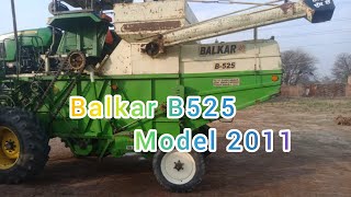 Tractor Combine Balkar B525 tractor harvester Model 2011.for Sale in Punjab Barnala Cut..94637-13358