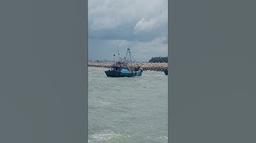 shorts tàu cá, vào cửa biển sợ rung người trước khi vào cửa biển