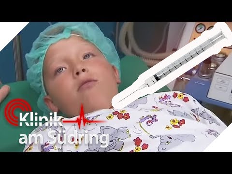Video: In Tscheljabinsk Wurde Eine Reihe Von Operationen An Einem Jungen Durchgeführt, Der Keinen Teil Seiner Lippe Mehr Hatte