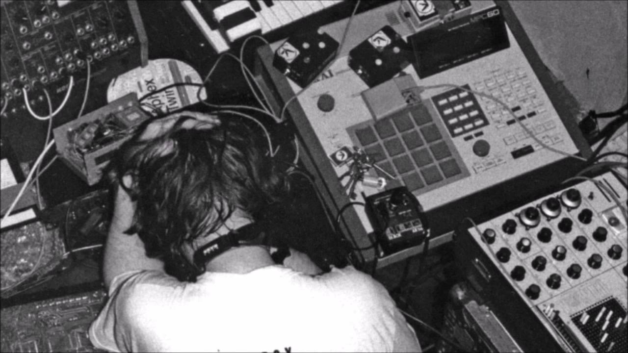 AFX (Aphex Twin) - 37 [bicycle Wheel] - YouTube