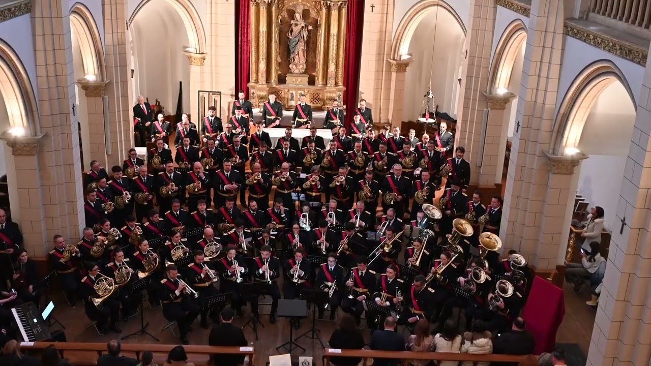 Banda Stmo Cristo de la Victoria-Marcha: Cristo del Amor. 